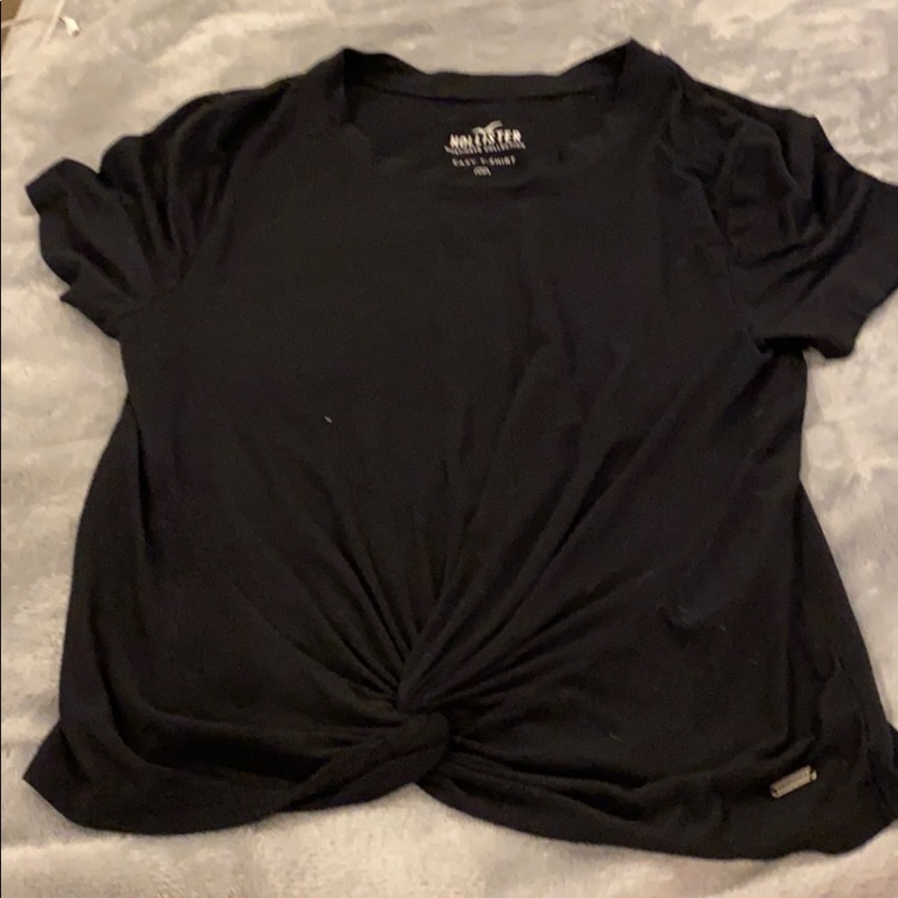 hollister black t-shirt w knot in front
